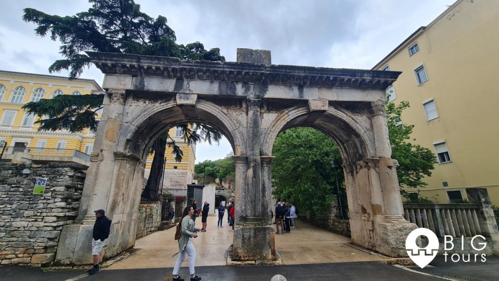 Dvojna-vrata-Pula-Bigtours